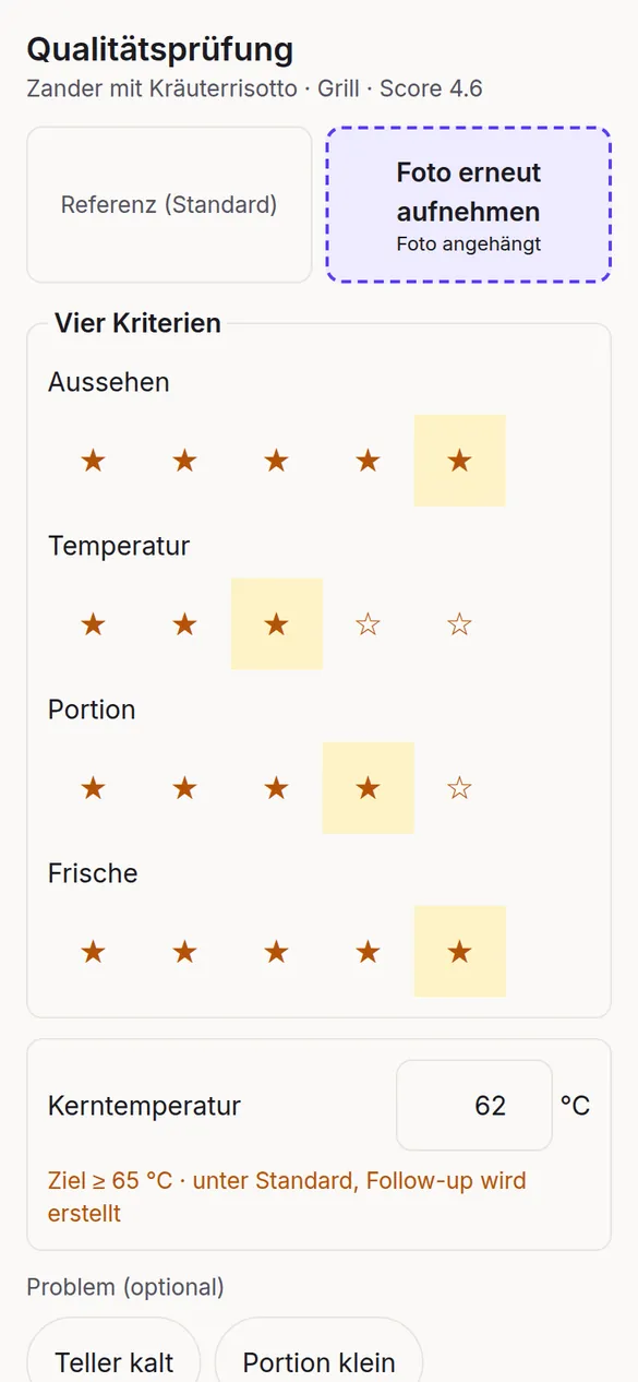 Qualitätskontrolle: Detailansicht auf dem Gerät im Service